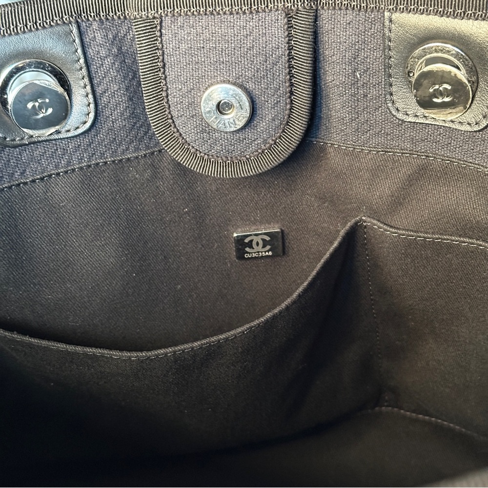 Chanel Large Shopper 30cm Black with Silver Hardware 2021 - Picture 9 of 14